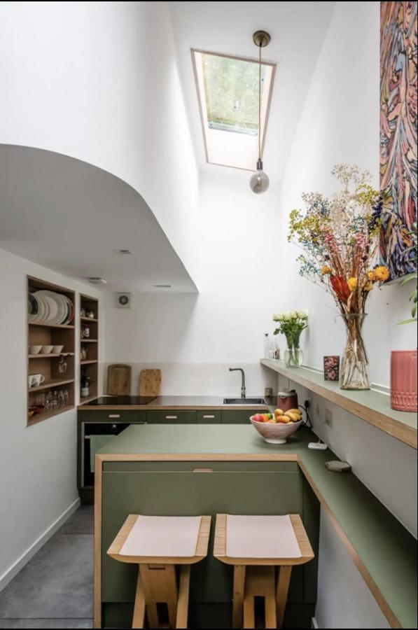 Entire On Victoria Park Apartamento