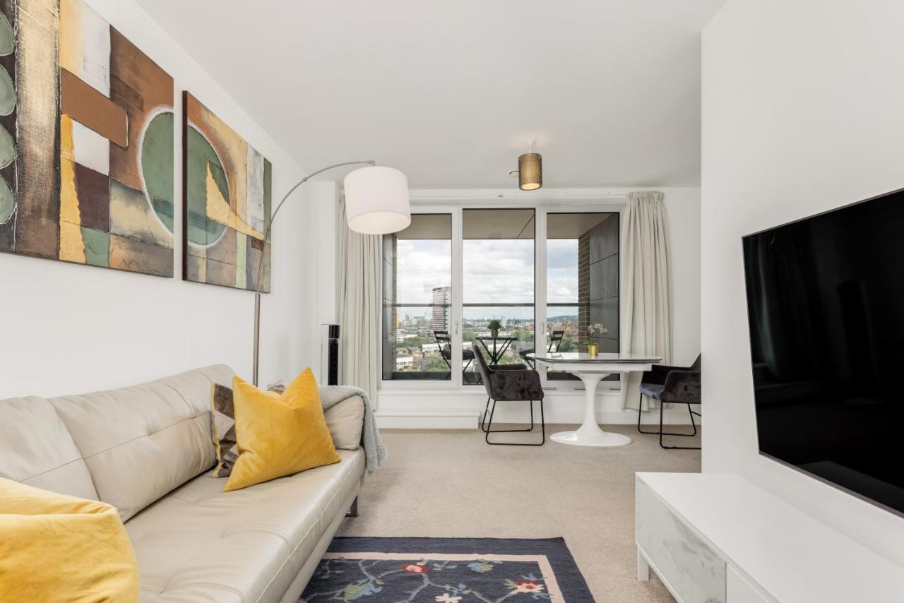 Khayat Homes - The Ferry - Two Bed * Londres