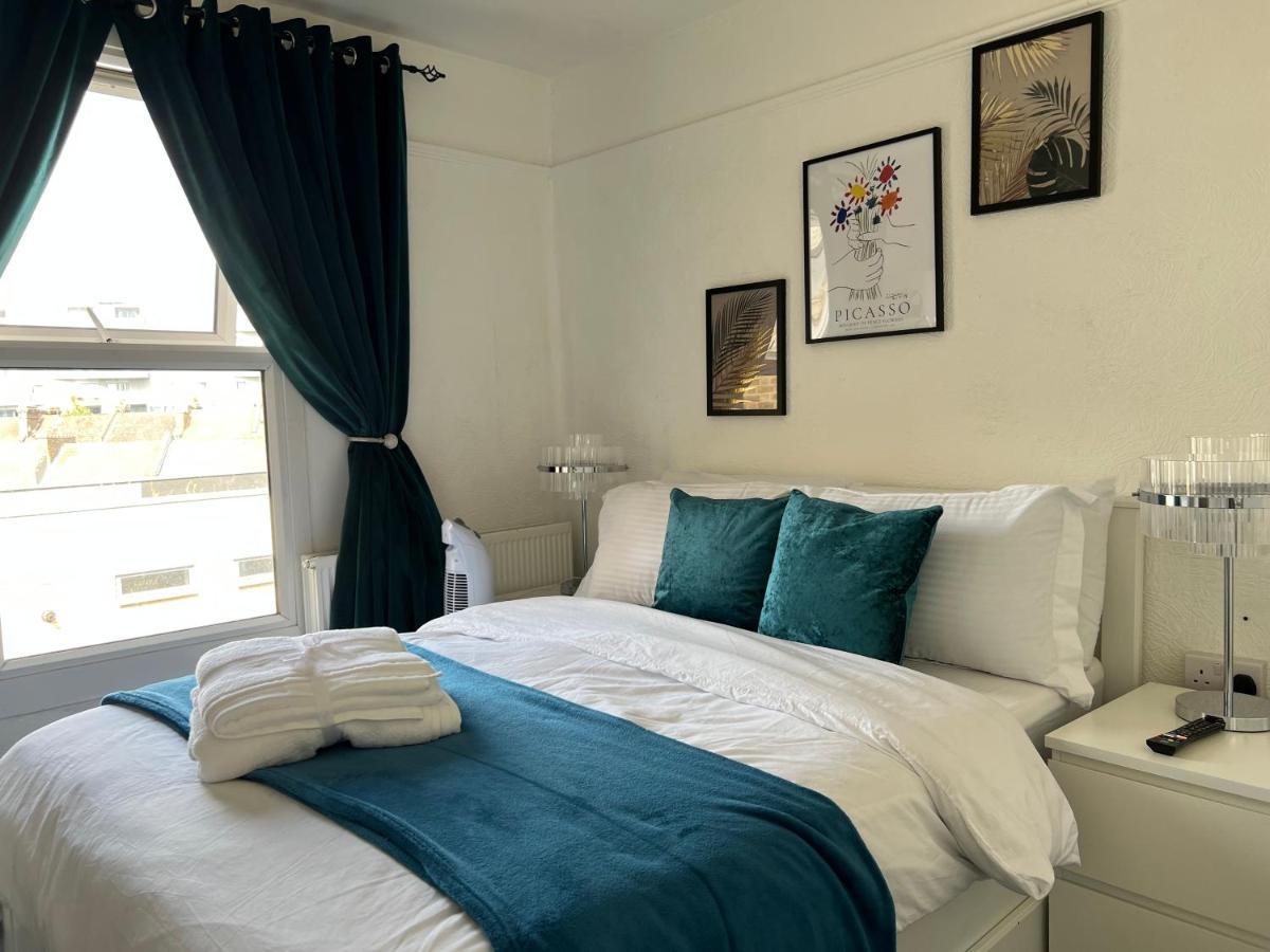 Luxury 1bed Holiday Flat-10 Minutes From Bridge & 3mins Walk To Lewisham Dlr Appartement Londen