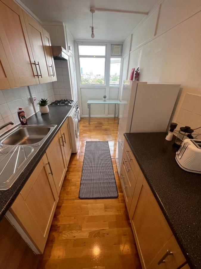 New Tower Bridge , Canada Water 2 Bedroom Flat With A View