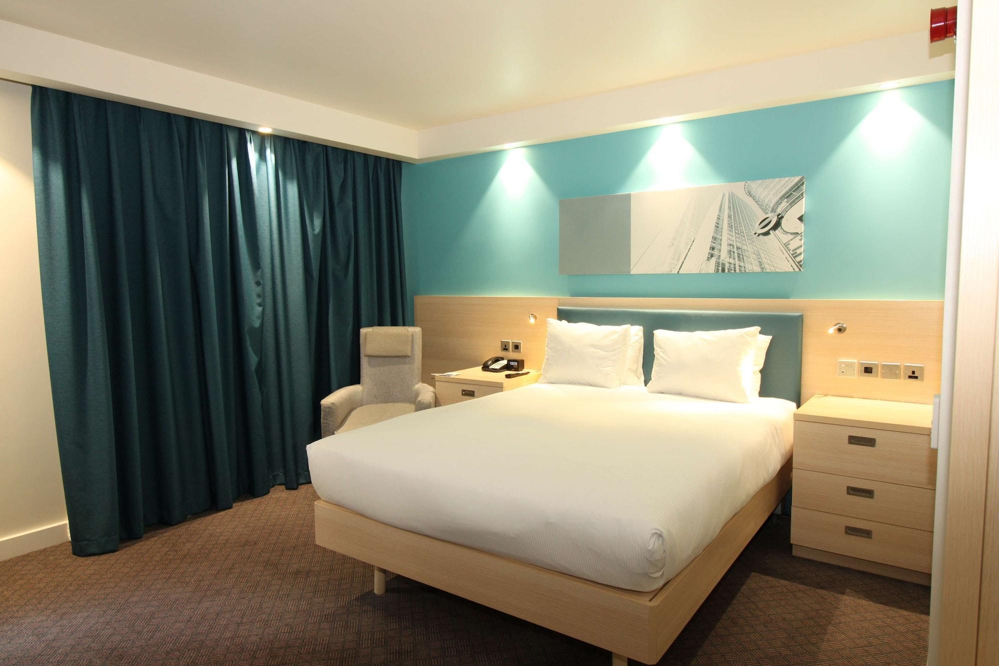 Hampton By Hilton Docklands Hotel 3*