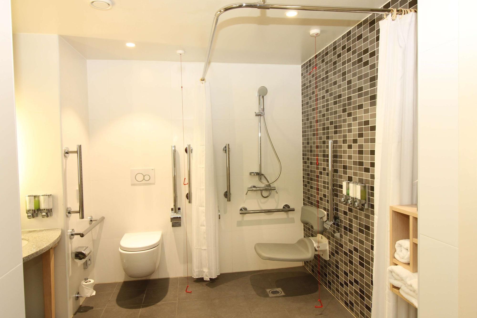 Hampton By Hilton Docklands Hotel 3*