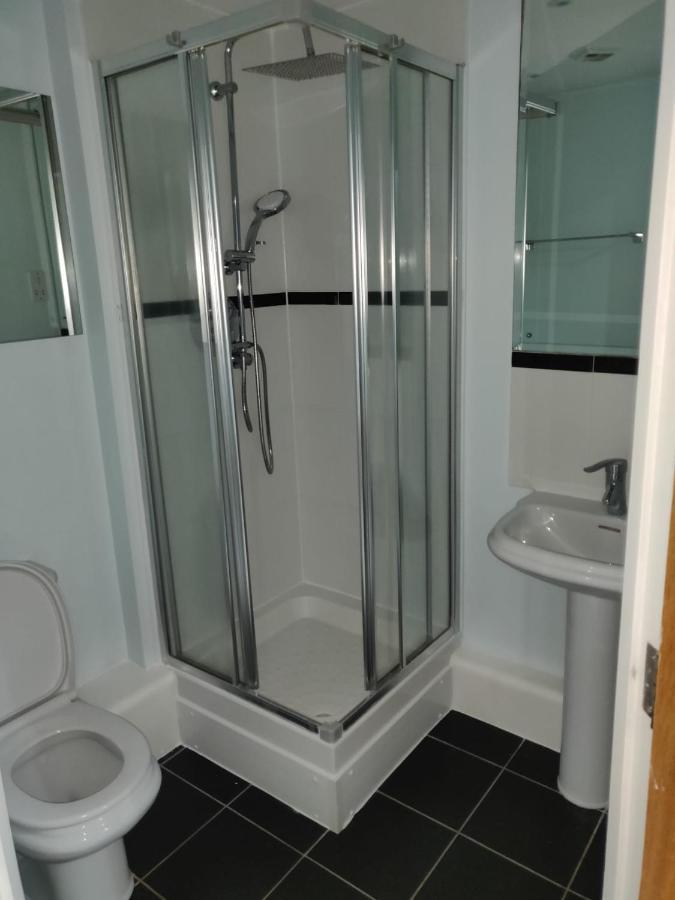 3 Bedrooms 2 Baths, Overlooking The River Near Excel, O2, Airport - Sleeps Up To 6