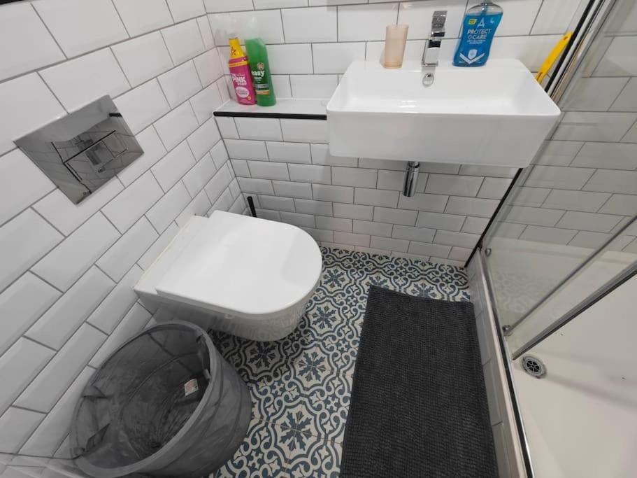 New Studio Flat In Old Street - Zone 1 Londres