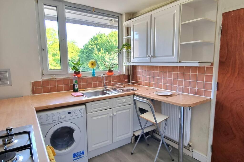 Large Duplex In Bermondsey Apartment *
