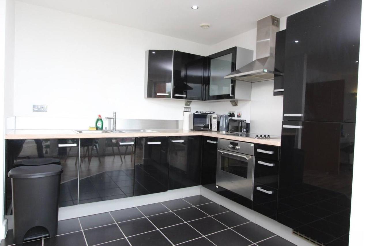 1 Bedroom With Dock Views In E16 Appartement Londres