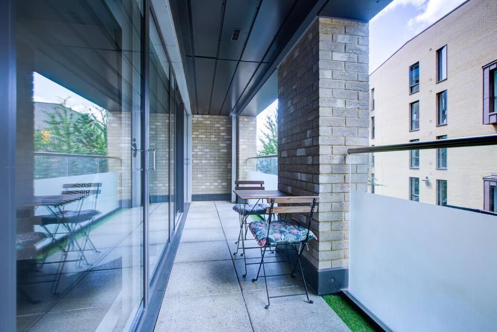 Apartment Flat In Greenwich O2 With Parking London