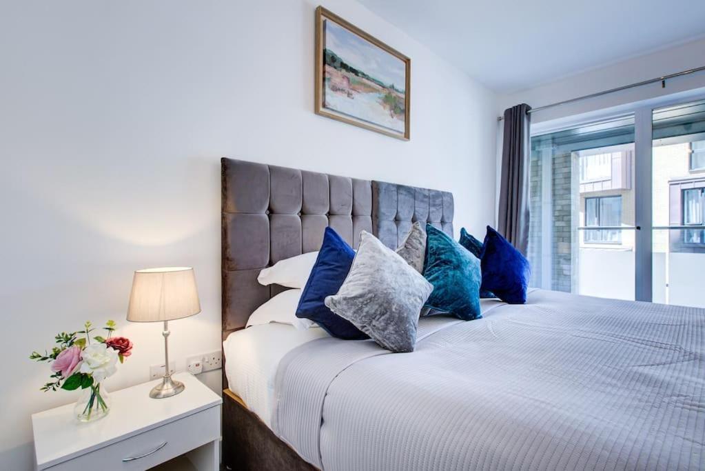 Flat In Greenwich O2 With Parking Apartment