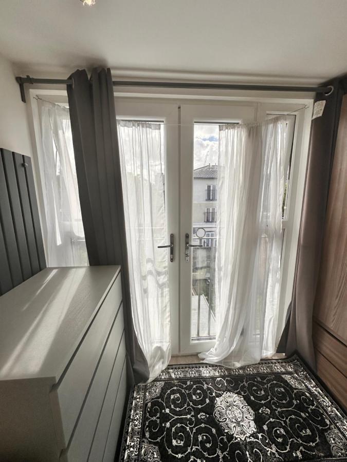 Gasthof Double And Single In Bromley By Bow London