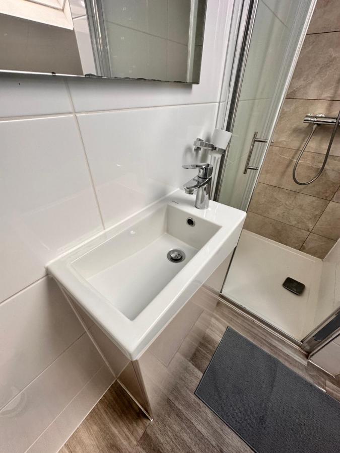 Gasthof Double And Single In Bromley By Bow