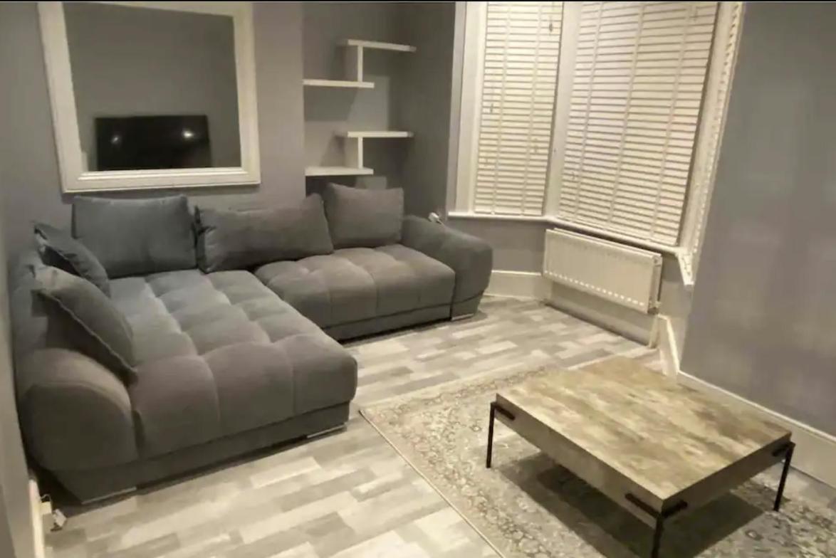 Double And Single Bedrooms In Flat Gasthuis *