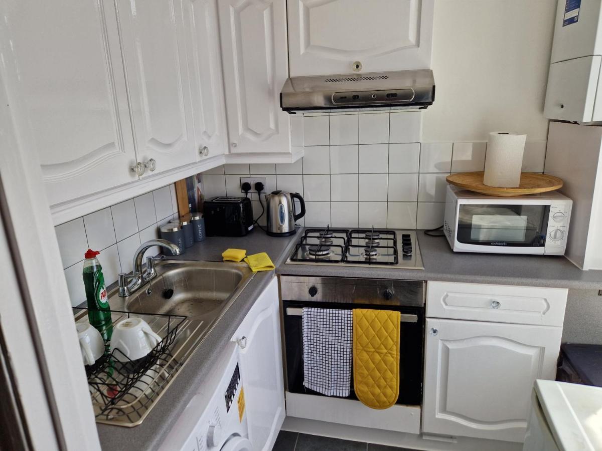 Apartment A Lovely One Bedroom In Hither Lane London