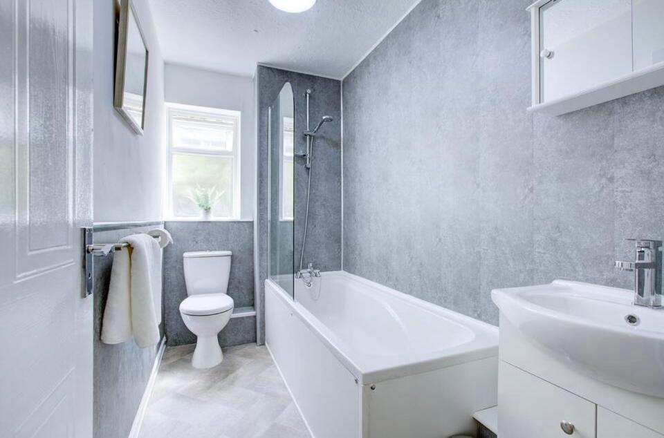 Spacious 2 Bedroom London