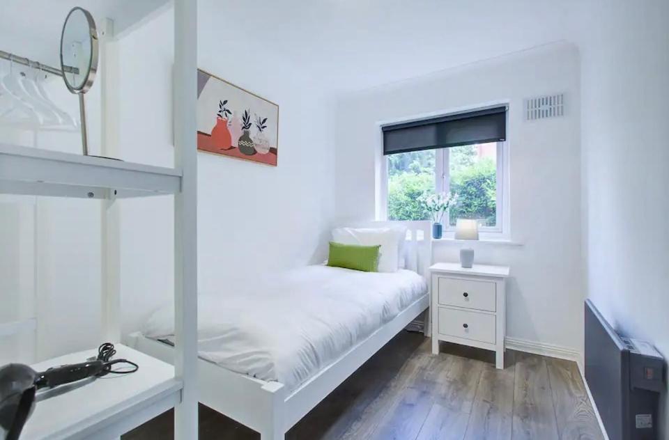 Spacious 2 Bedroom London