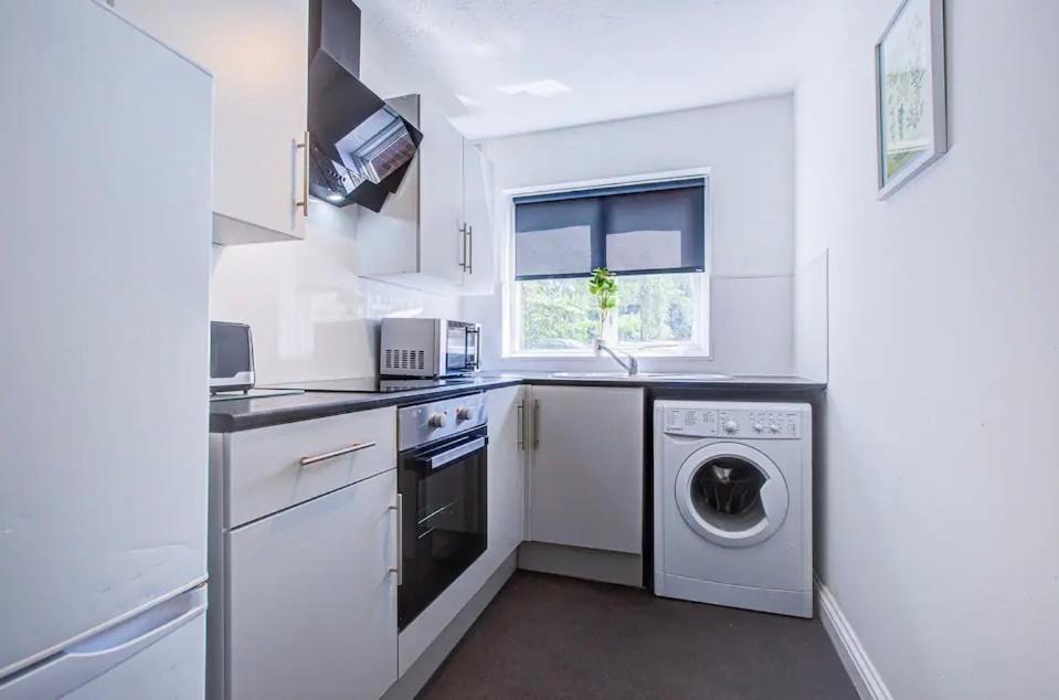 Spacious 2 Bedroom Apartment London
