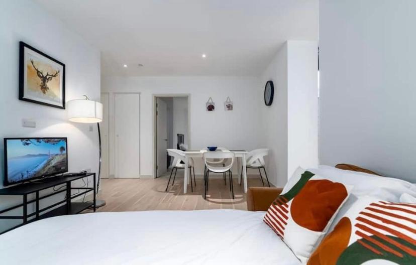 Contemporary Overlooking Barrier Park * London