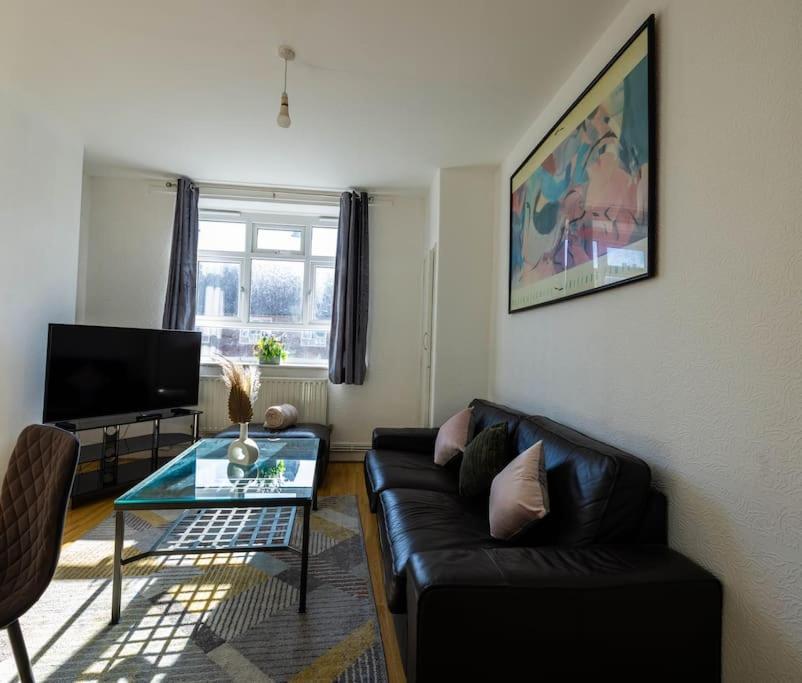 Pristine 3 Beds Hackney E9 Apartment *