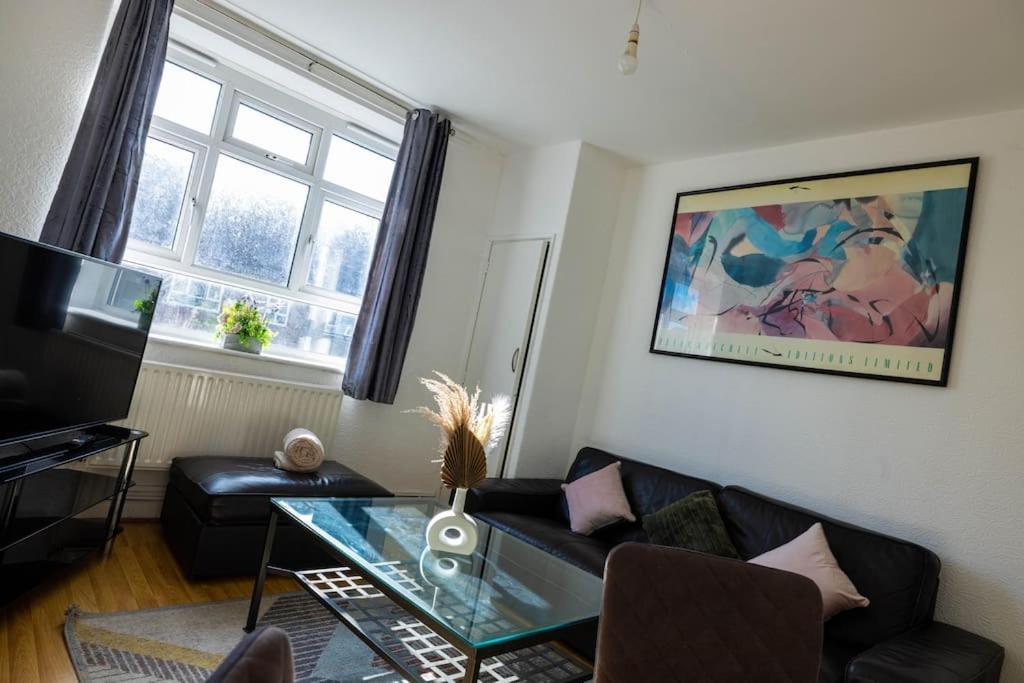 Pristine 3 Beds Hackney E9 Apartment