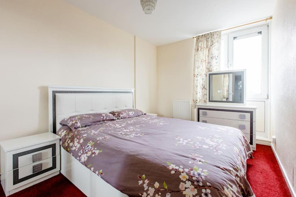 One Bed - 25 Mins From Bridge Apartment London
