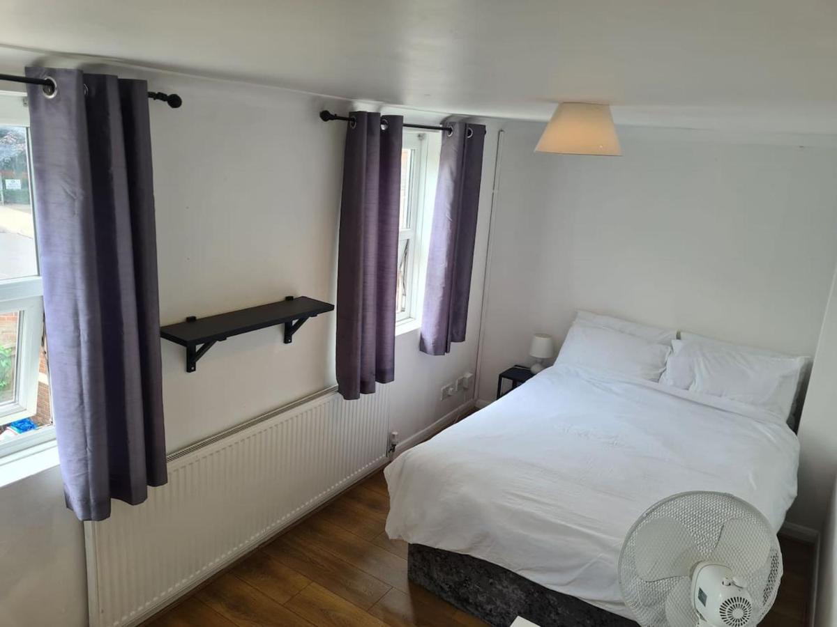 Сasa de vacaciones Close To Tower Bridge - 4 Bedroom House - 3 Bathrooms - Free Parking 3 Cars - Sleep 9 *