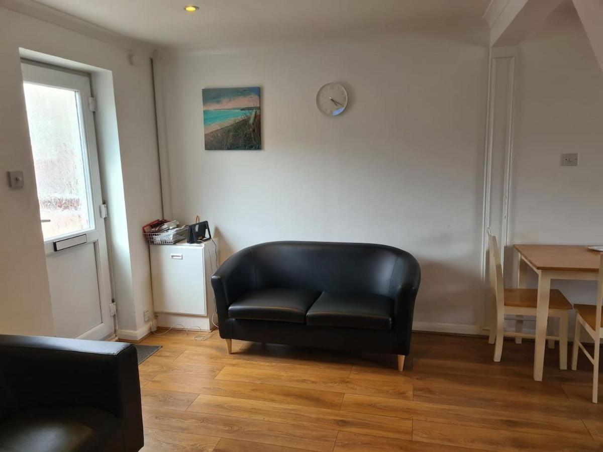 Сasa de vacaciones Close To Tower Bridge - 4 Bedroom House - 3 Bathrooms - Free Parking 3 Cars - Sleep 9 Londres