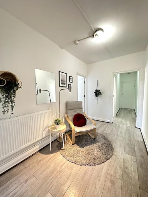 Stunning 2-bed Near London. * London