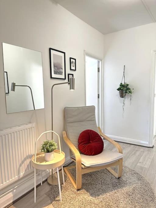 Apartment Stunning 2-bed Near London.