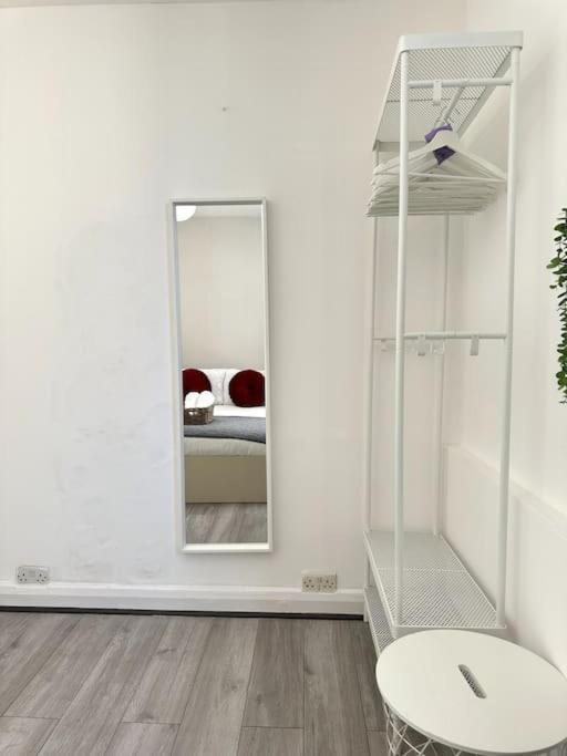 Stunning 2-bed Near London. * London
