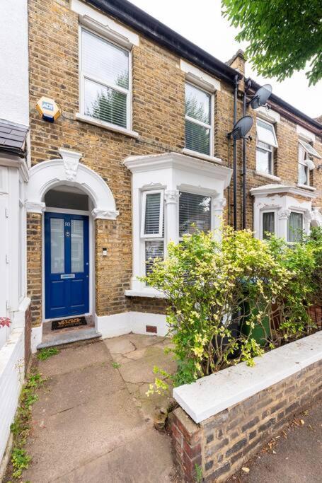 Stylist And Cosy 3 Bed House Leytonstone Sleeps 7 Casa de férias Londres