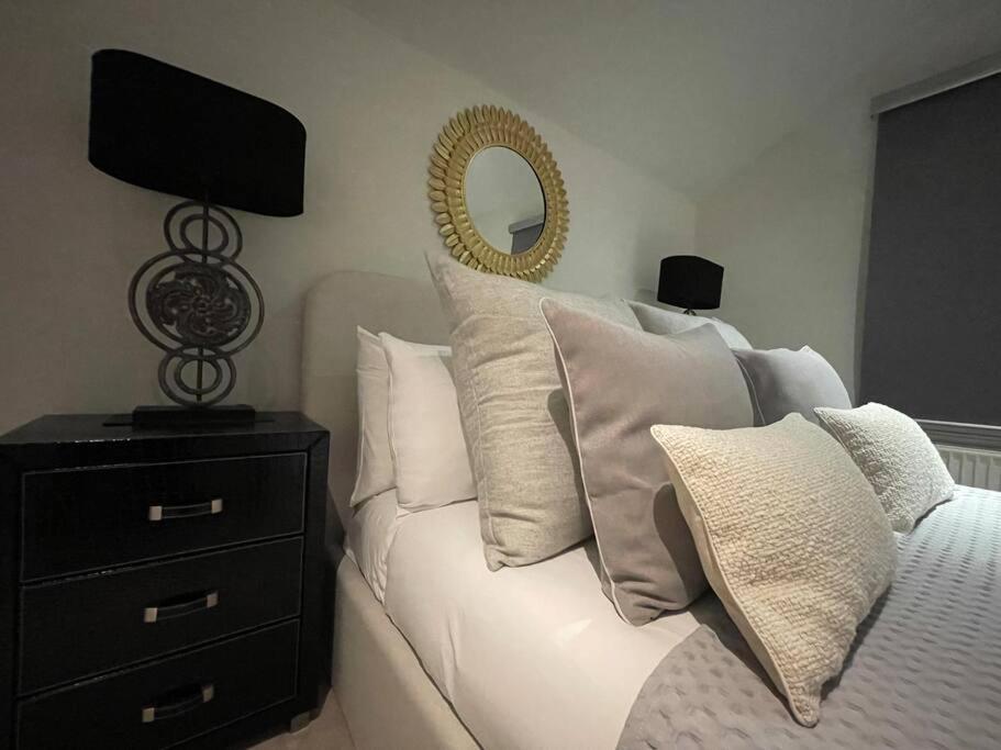 Quintessential Town House Close To Apartamento *