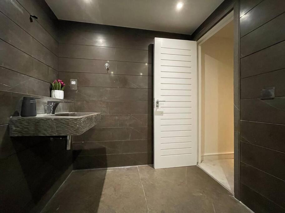 Apartamento Quintessential Town House Close To Londres
