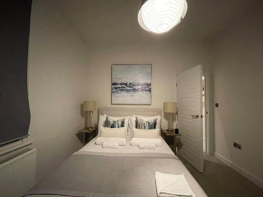 Quintessential Town House Close To * Londres