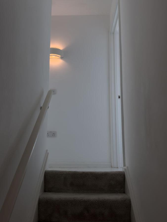 Stylish & Cosy Nest Near River Thames London