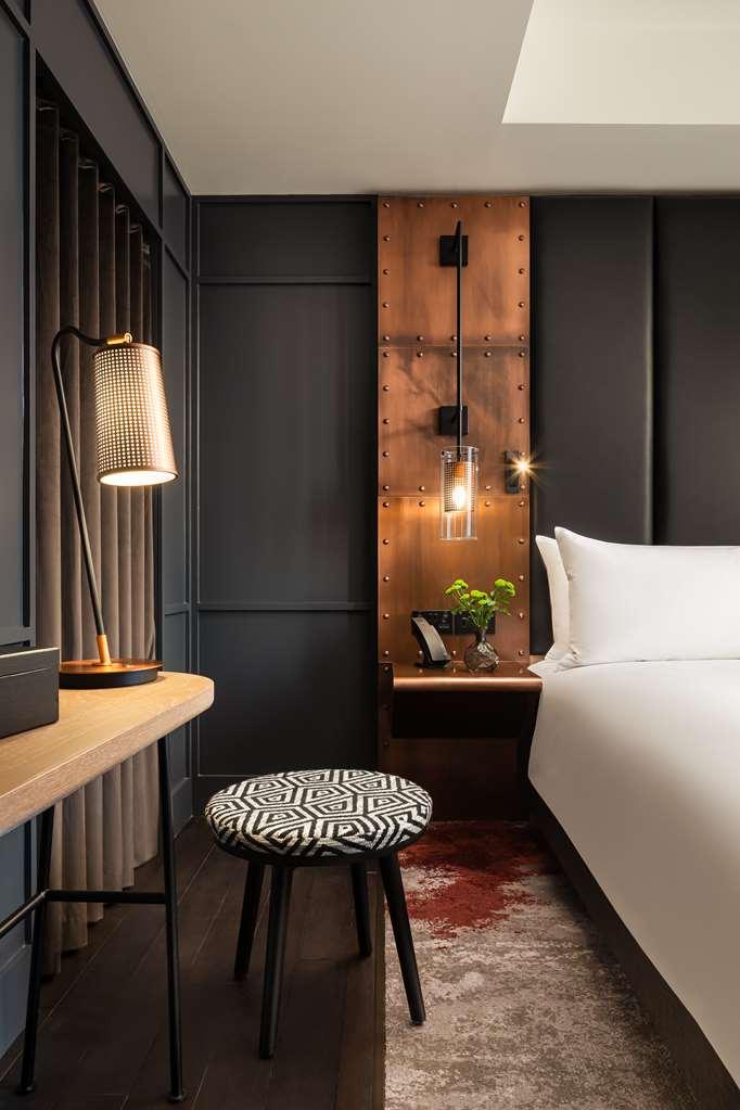 The Gantry Curio Collection By Hilton