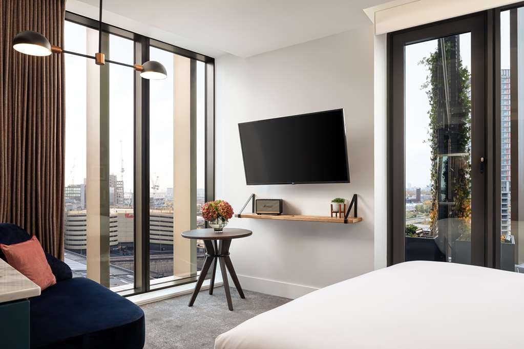 The Gantry Curio Collection By Hilton