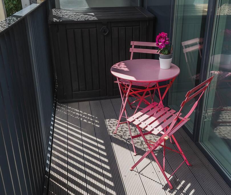 Cool Dalston Studio With Balcony And Gym * Londres