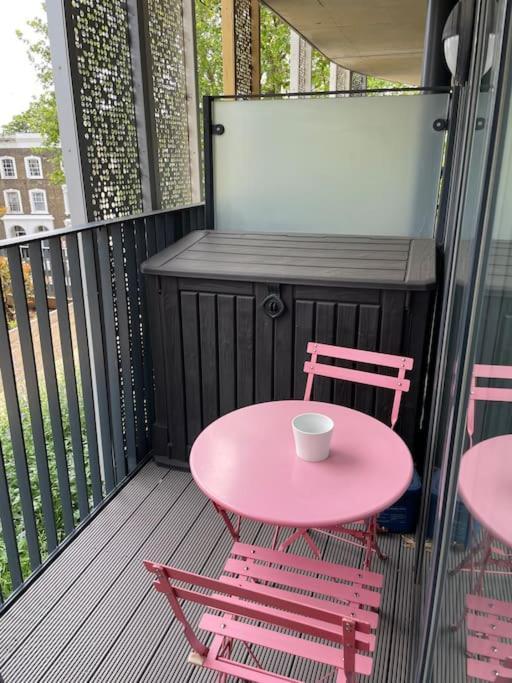 Cool Dalston Studio With Balcony And Gym Apartamento Londres