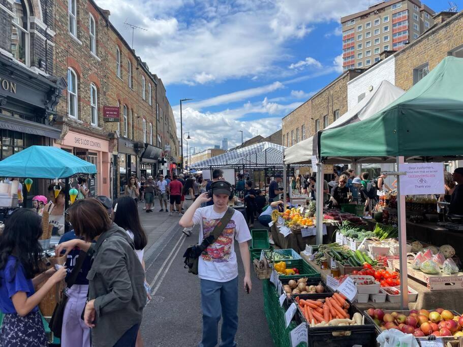 Cool Dalston Studio With Balcony And Gym Londres