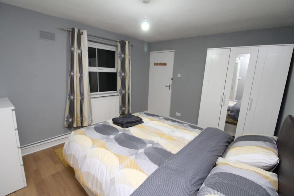 Modern 2 Bed Close To City