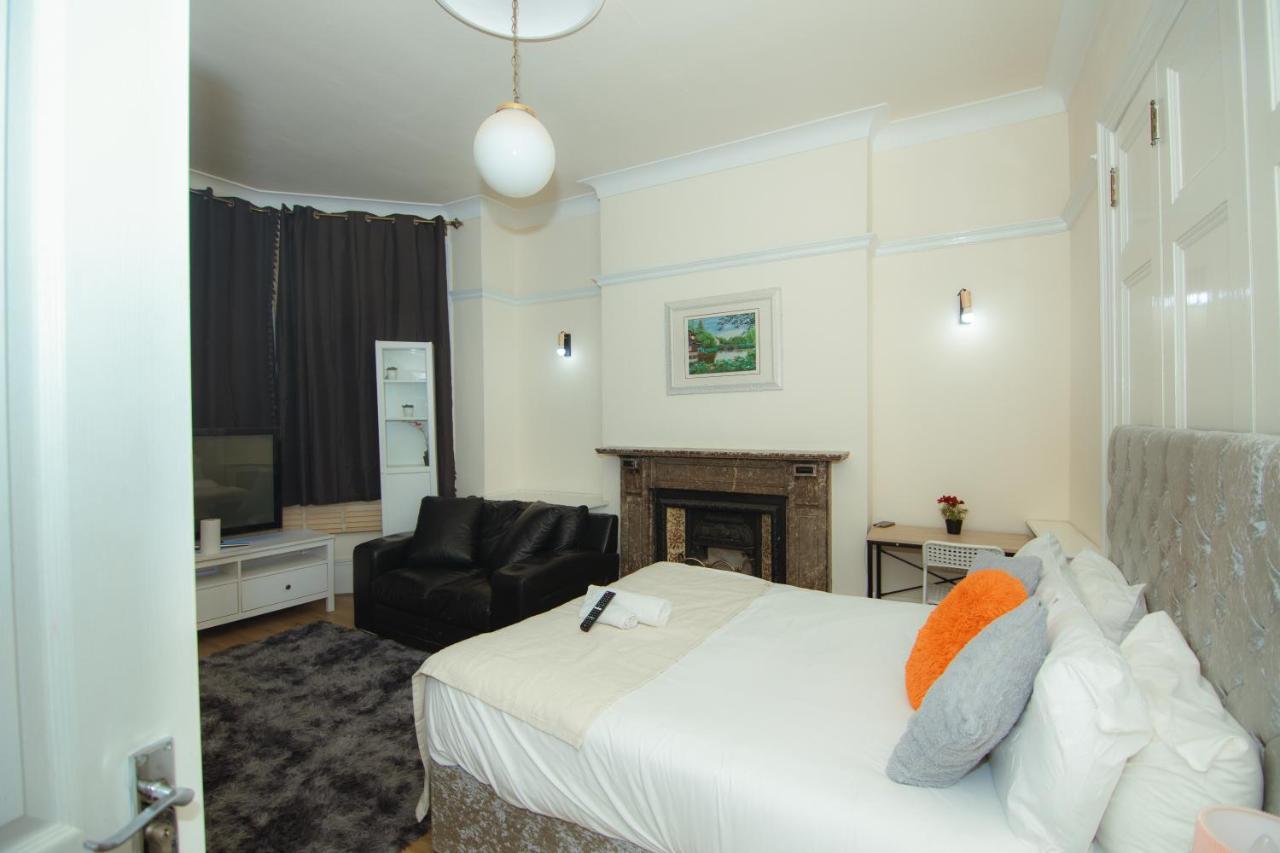 Bed & Breakfast Victorian Woods *