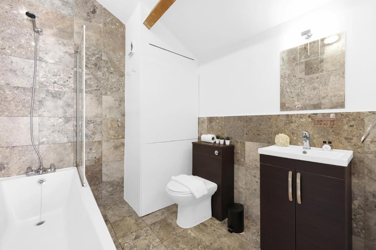 Apartamento Large Industrial Style 2 Bedroom Short Term & Flexible Renting Canary Wharf With Free Wifi Londres