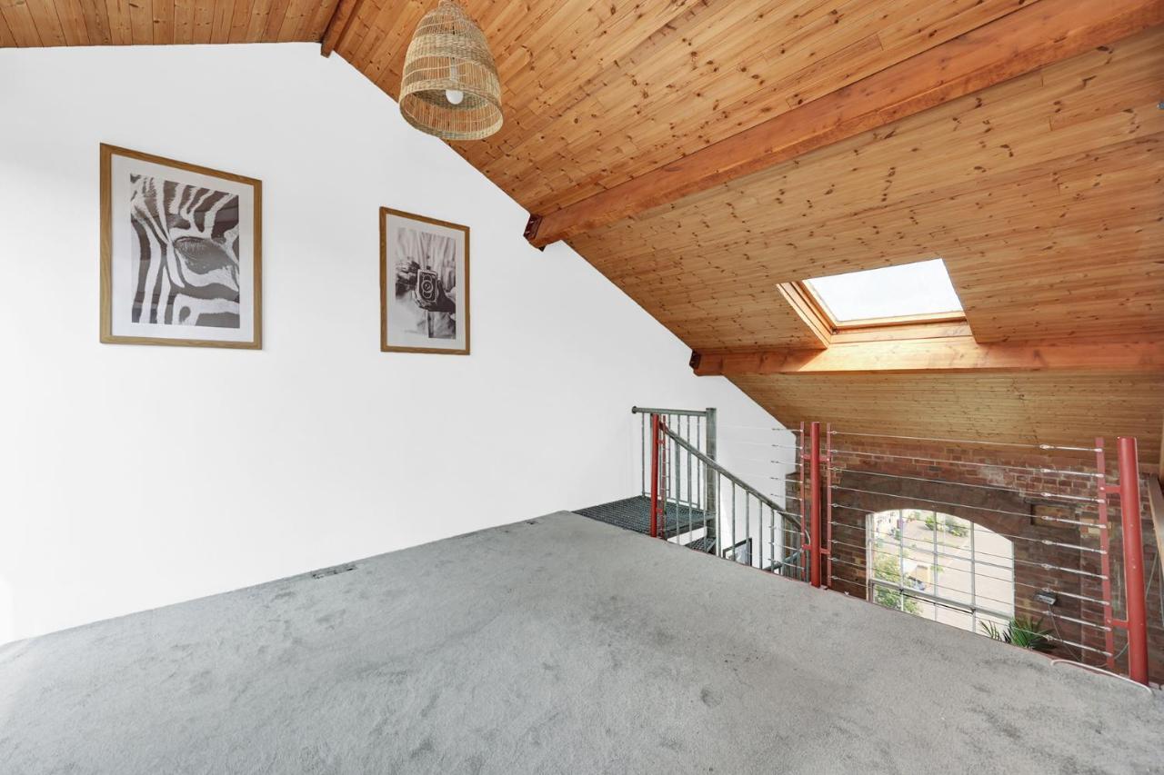 Large Industrial Style 2 Bedroom Short Term & Flexible Renting Canary Wharf With Free Wifi * Londres