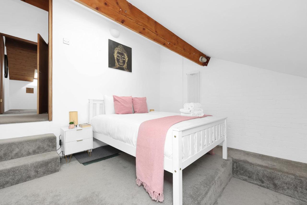 Large Industrial Style 2 Bedroom Short Term & Flexible Renting Canary Wharf With Free Wifi Londres