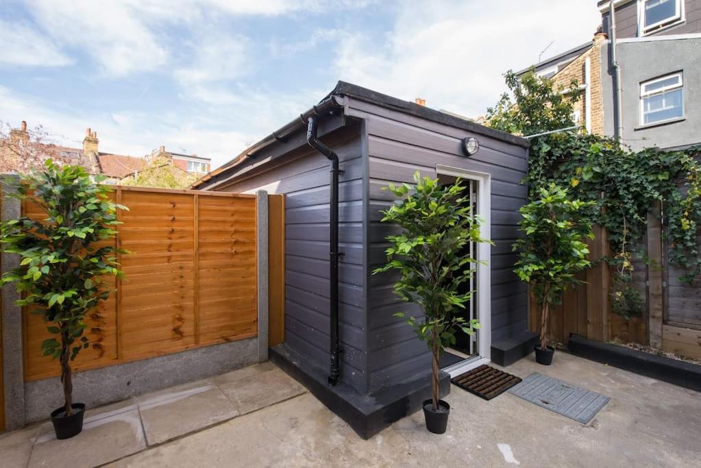 Lux Versace Pad Sleeps 10 Hot Tub, Cinema & Games
