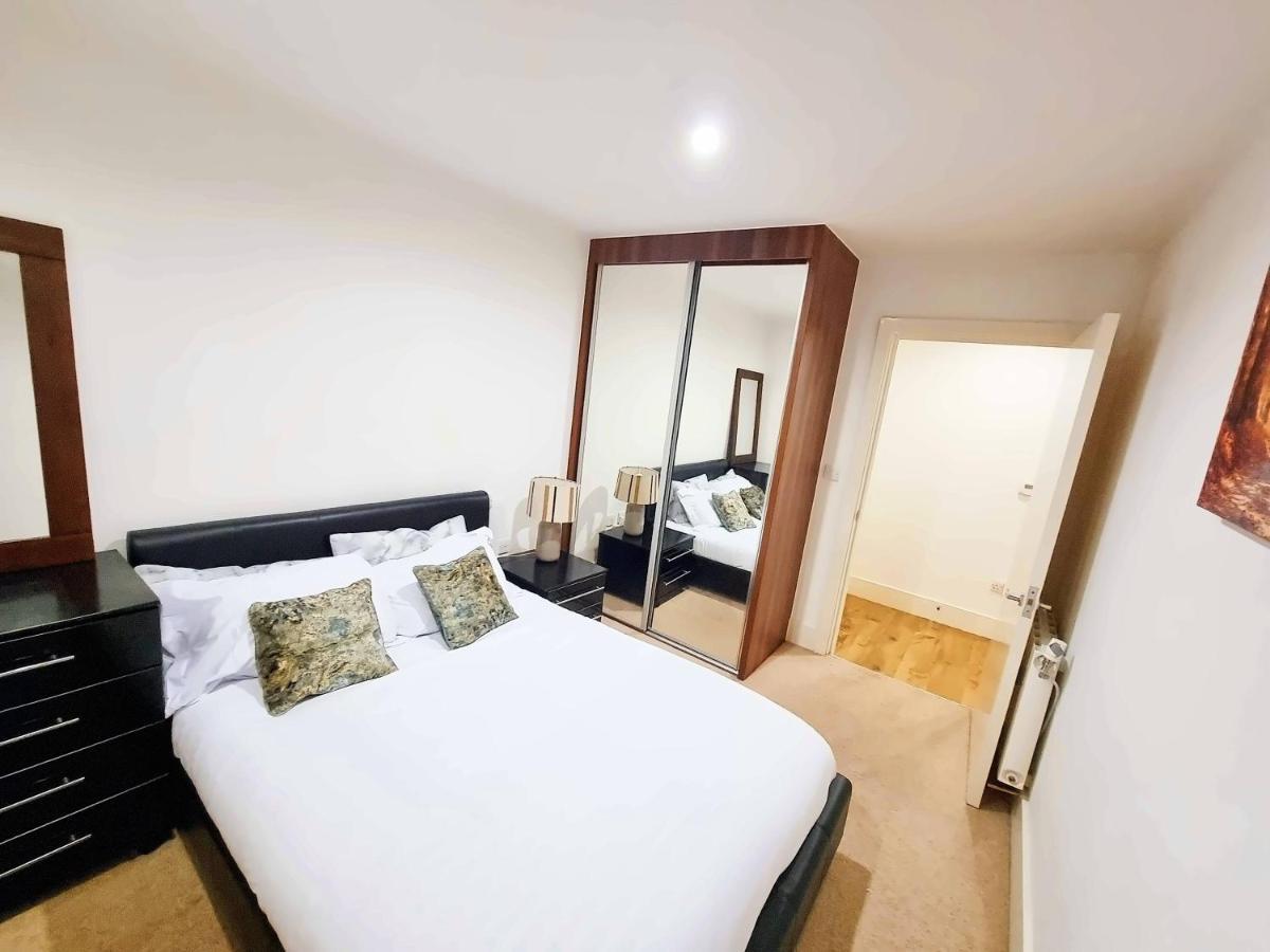 Your Riverside 2 With Private Balcony