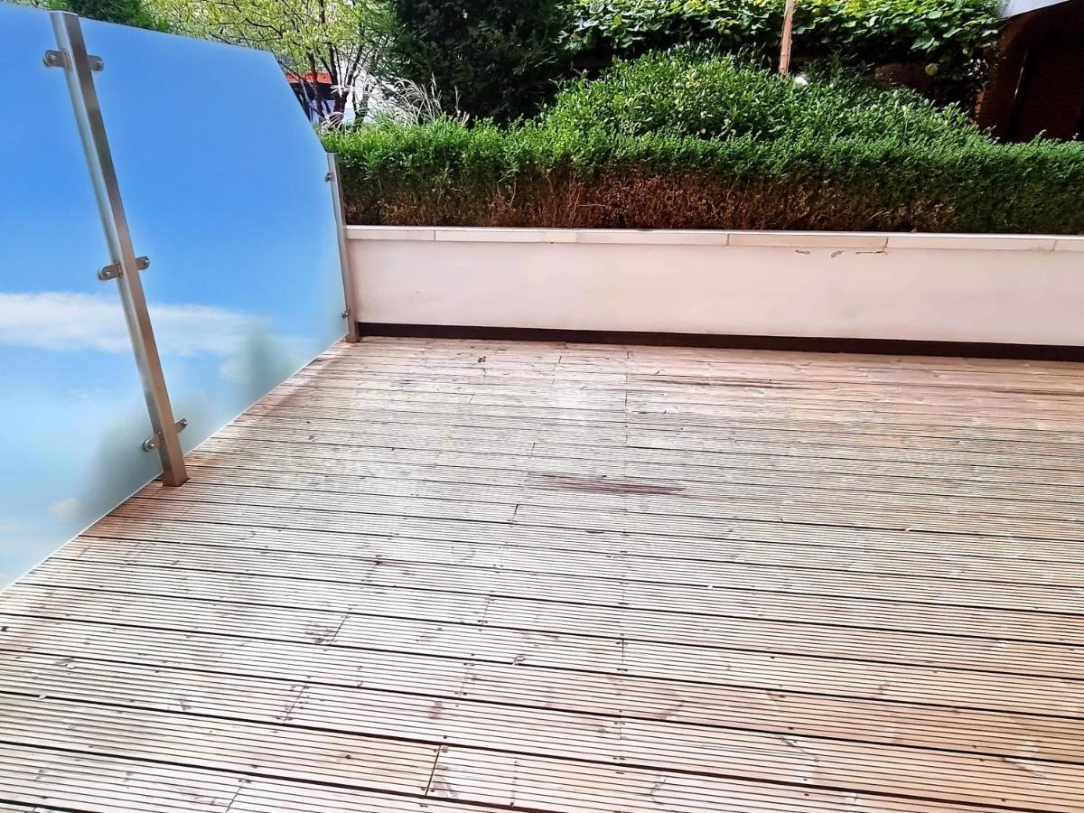 Your Riverside 2 With Private Balcony