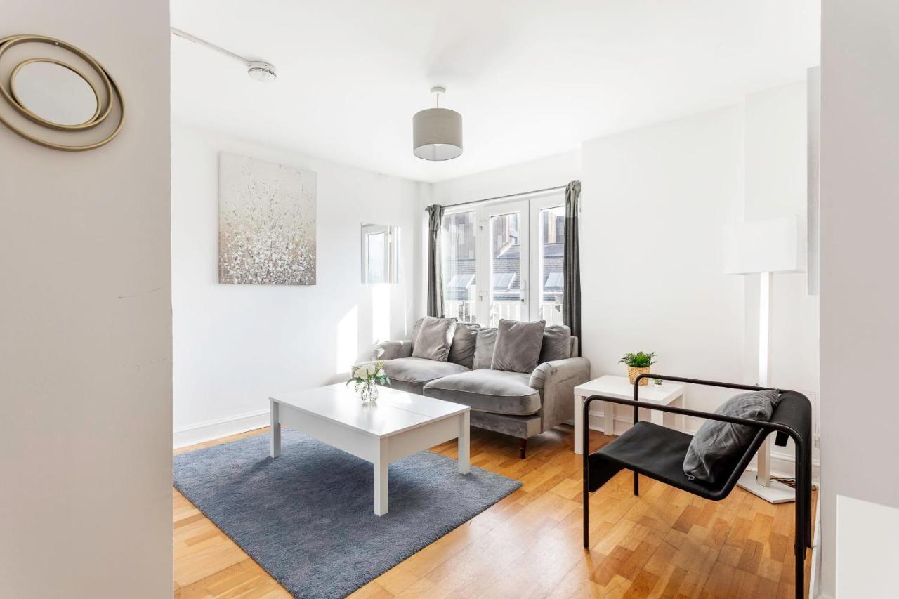 Apartment Modern Near London