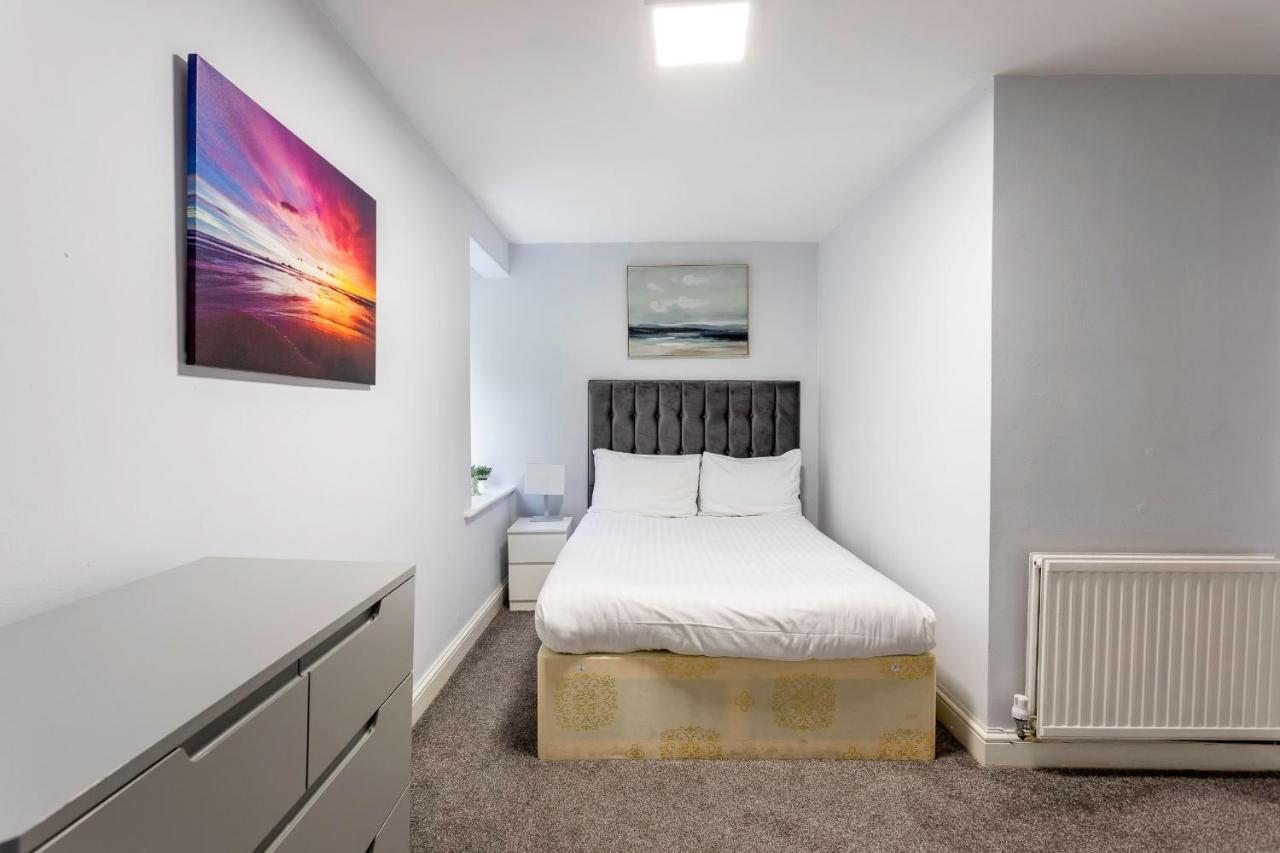 Modern Near Apartment *