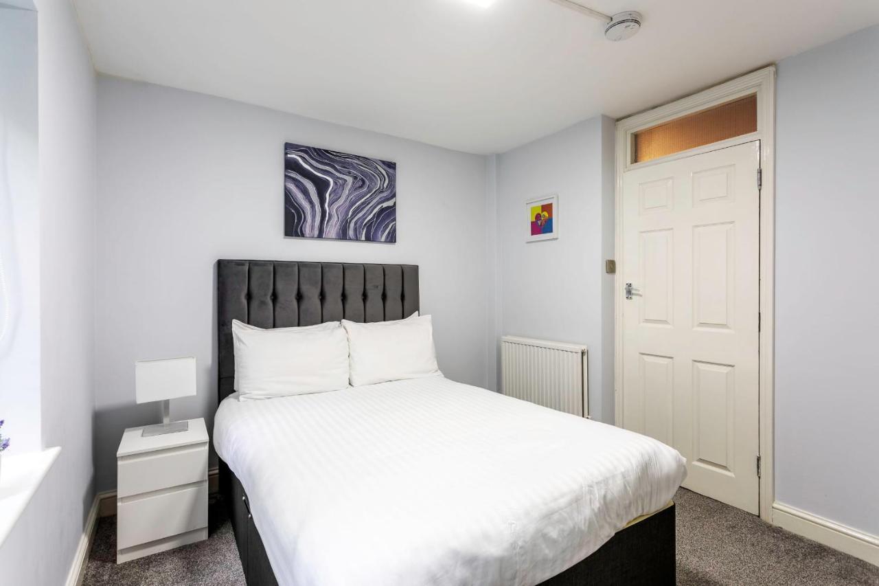 Apartment Modern Near London