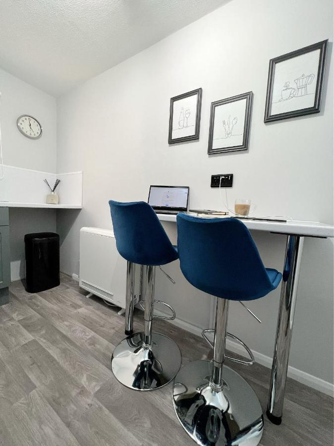 Stunning In Beckton With Private Entrance Сasa de vacaciones *